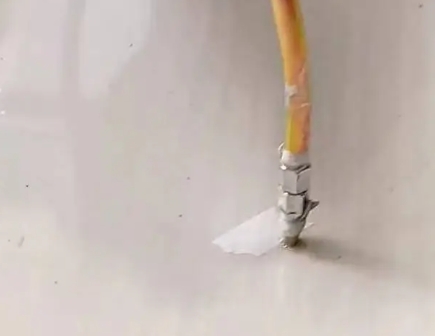 库伦瓷砖空鼓维修公司专业解答在瓷砖铺贴过程中，如果使用的砂料过粗（如全部使用了粗砂），可能会导致以下问题