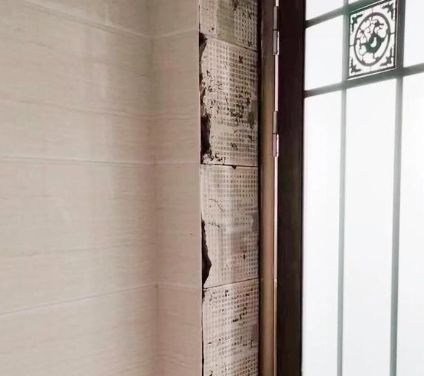 库伦瓷砖空鼓免砸砖维修公司分享吸水砖泡水时间不够或过长都会对瓷砖铺贴效果产生影响